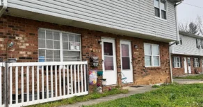 2 bedroom, 1 bathroom upstairs/downstairs Spacious apartment located off of Greenbrier Ave! $1,007/mo