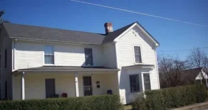 Gorgeous, recently remodeled single family home! 5/6 bedrooms, 2 full bathrooms! $2,015/mo AVAILABLE IN EARLY JUNE!