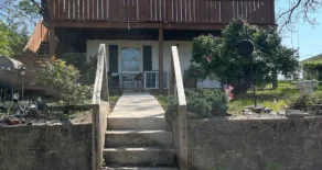 Charming & Spacious 3BR- 1 Bath Duplex in NE Roanoke Your Next Cozy Home!  *AVAILABLE IN JUNE*