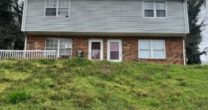 Spacious apartment! 2 bedroom, 1 bathroom upstairs/downstairs apartment located off of Greenbrier Ave! $997/mo *AVAILABLE EARLY MARCH*